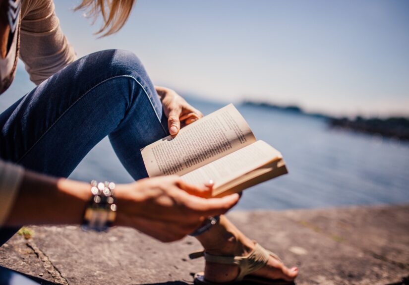 stocksnap-reading-925589